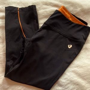 Show Active
Color: Black and Orange
Type: Workout Capris
Size: Large